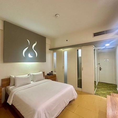 Sparks Life Jakarta, Artotel Curated Екстер'єр фото