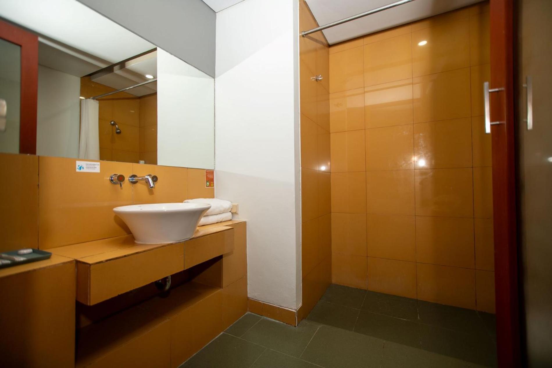 Sparks Life Jakarta, Artotel Curated Екстер'єр фото