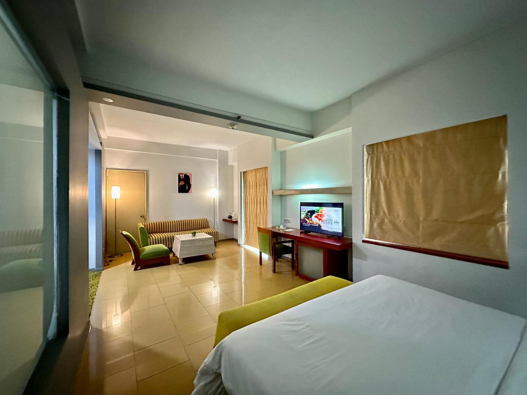 Sparks Life Jakarta, Artotel Curated Екстер'єр фото
