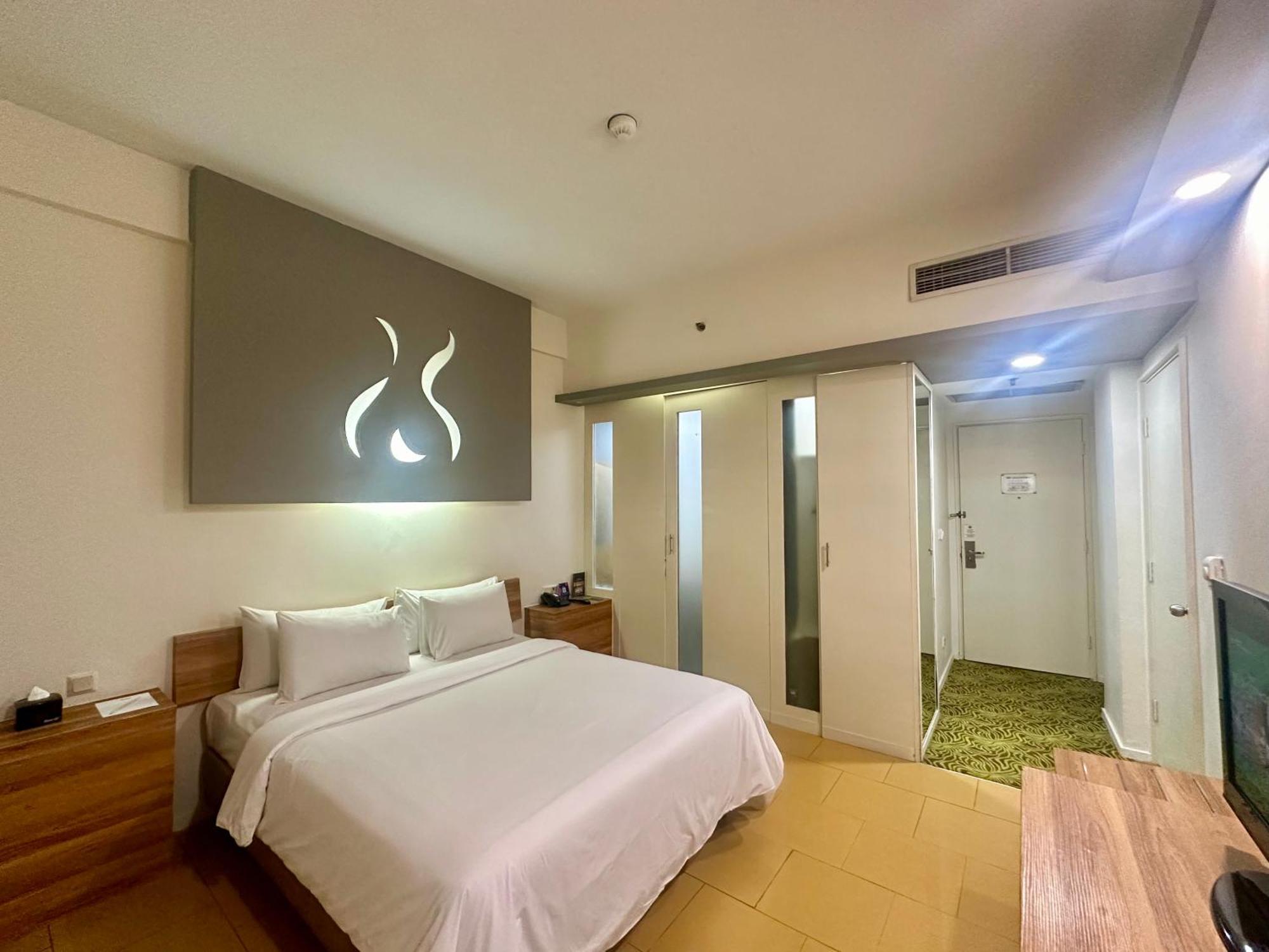 Sparks Life Jakarta, Artotel Curated Екстер'єр фото
