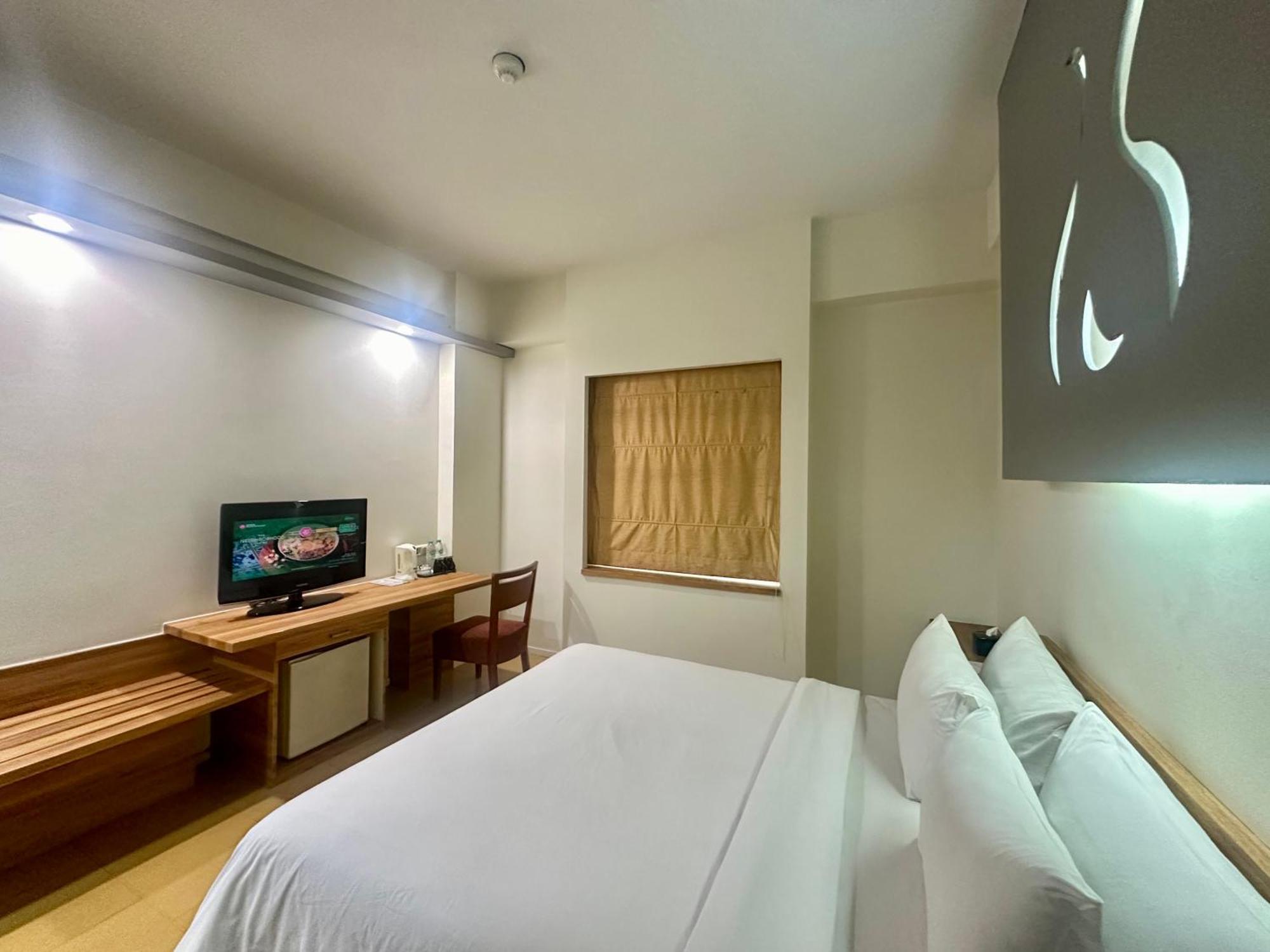 Sparks Life Jakarta, Artotel Curated Екстер'єр фото